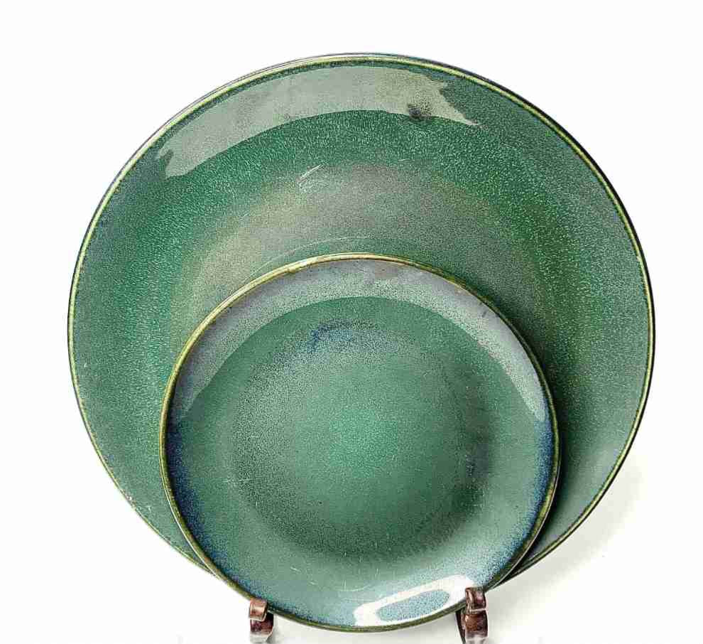 The mard green crockery set